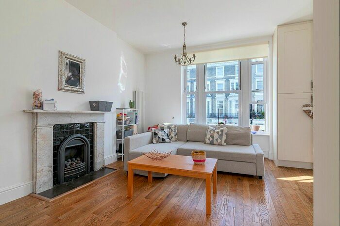2 Bedroom Flat To Rent In Elsham Road, Holland Park, London, W14