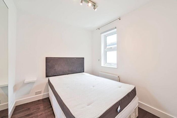 3 Bedroom Flat For Sale In Mill Lane, West Hampstead, London, NW6