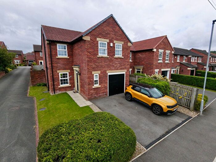 3 Bedroom Detached House For Sale In Lindale Lane, Wrenthorpe, Wakefield, West Yorkshire, WF2