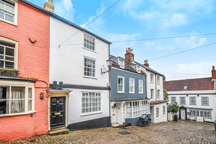 3 Bedroom Town House To Rent In Quay Hill, Lymington, SO41