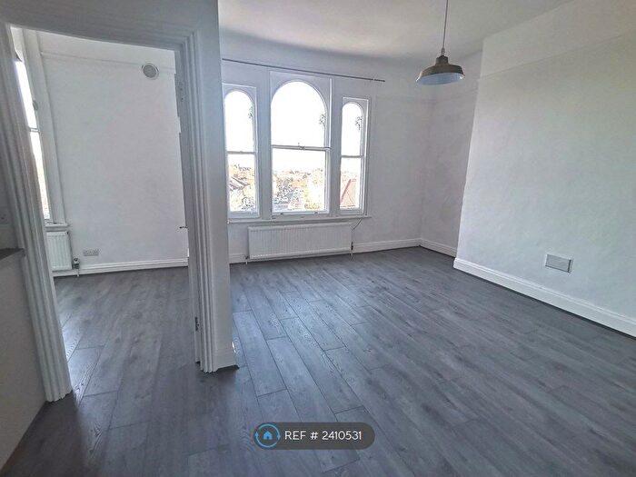 2 Bedroom Flat To Rent In Herbert Road, London, SE18