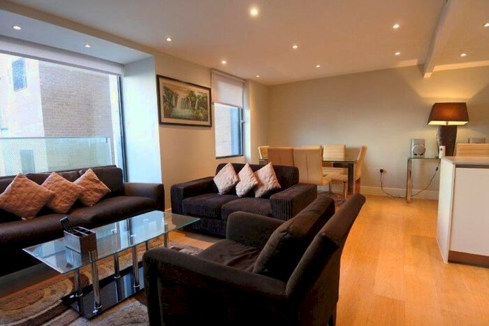 2 Bedroom Flat To Rent In Hyde Park Square, London, W2
