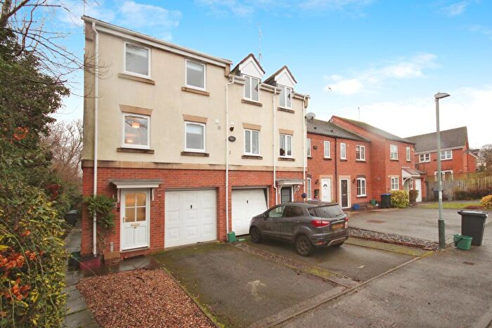 3 Bedroom End Of Terrace House For Sale In Halford Grove, Hatton Park, Warwick, Warwickshire, CV35