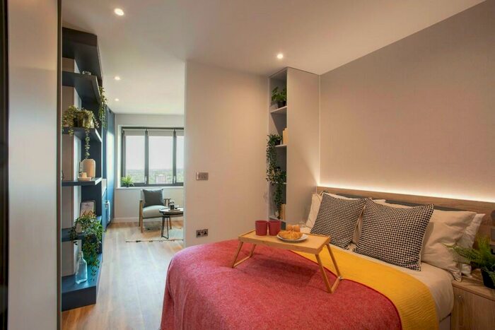 Studio To Rent In College Road, East Croydon, London, CR0