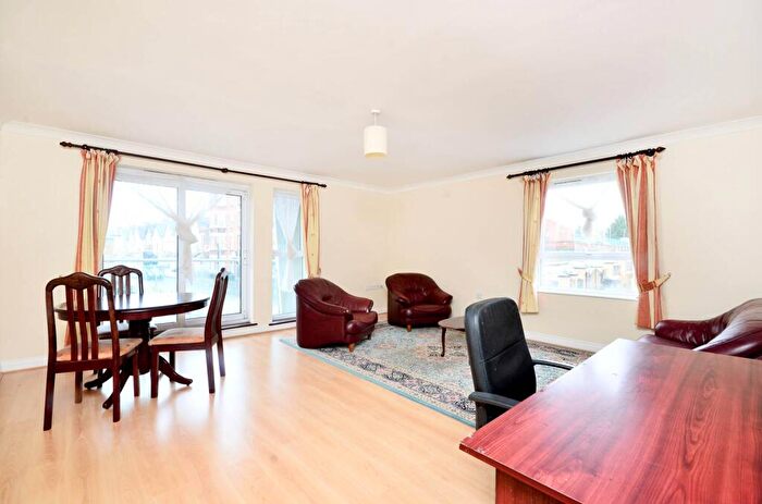 2 Bedroom Flat To Rent In Wightman Road, , Turnpike Lane, London, N8
