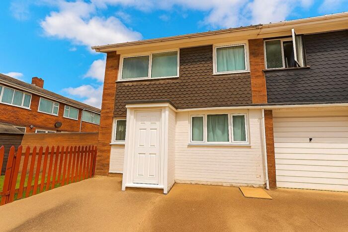 5 Bedroom Property To Rent In Henderson Way, Bedford, MK42