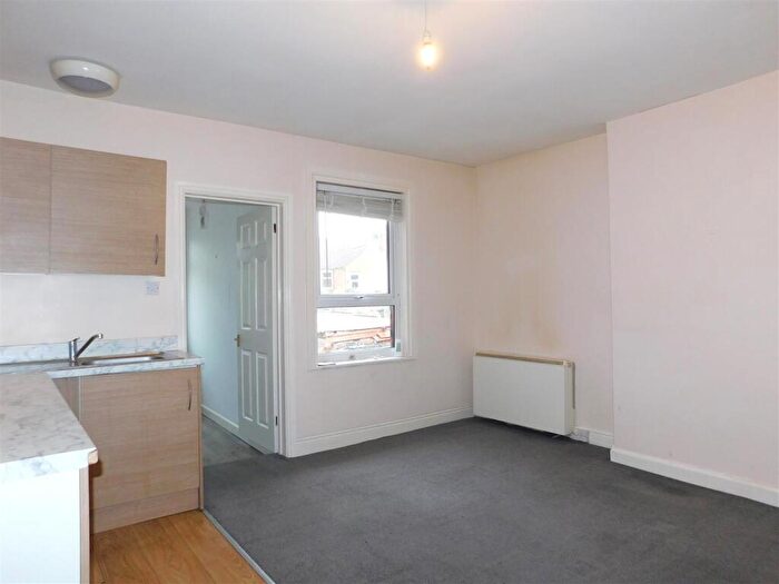 1 Bedroom Flat To Rent In Queens Road, Nuneaton, CV11