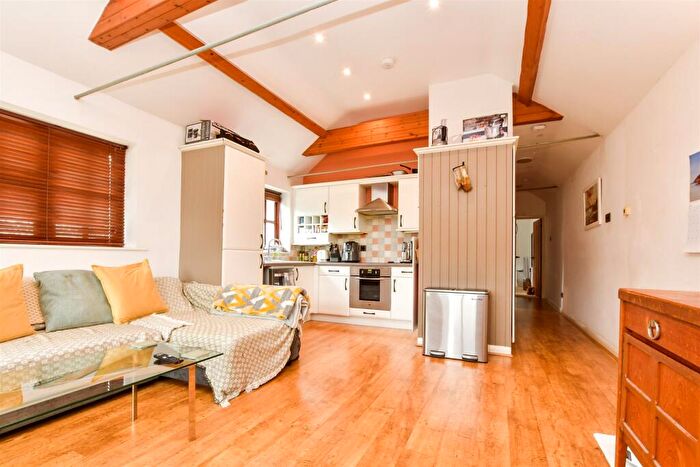 2 Bedroom Barn Conversion For Sale In Clayhill Road, Leigh, Surrey, RH2