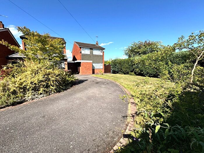 3 Bedroom Detached House For Sale In Stonehouse Avenue, Willenhall, WV13