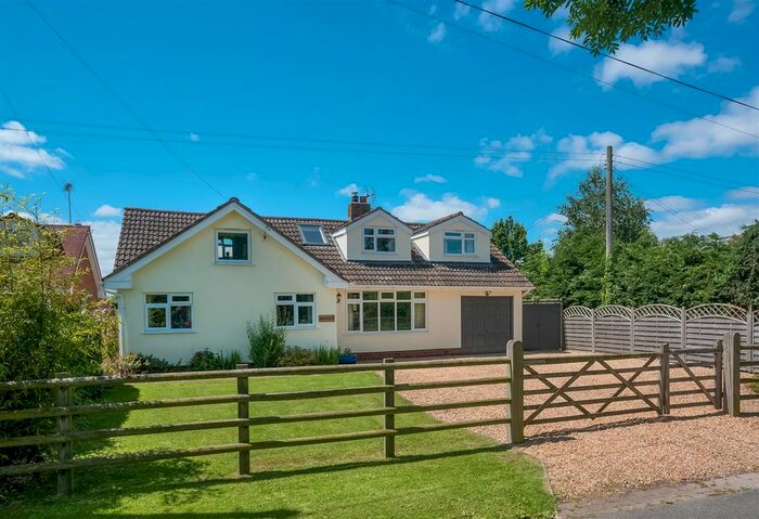 4 Bedroom Detached House For Sale In Seaford Lane, Naunton Beauchamp, Pershore, Worcestershire, WR10