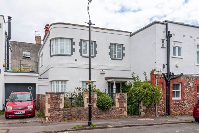 3 Bedroom Semi-Detached House To Rent In Pembroke Grove, Clifton, Bristol, BS8