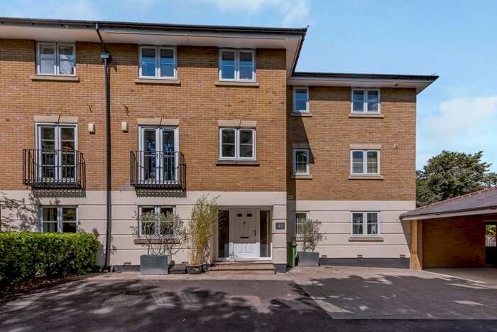 6 Bedroom Town House To Rent In Cornes Close, Winchester, SO22