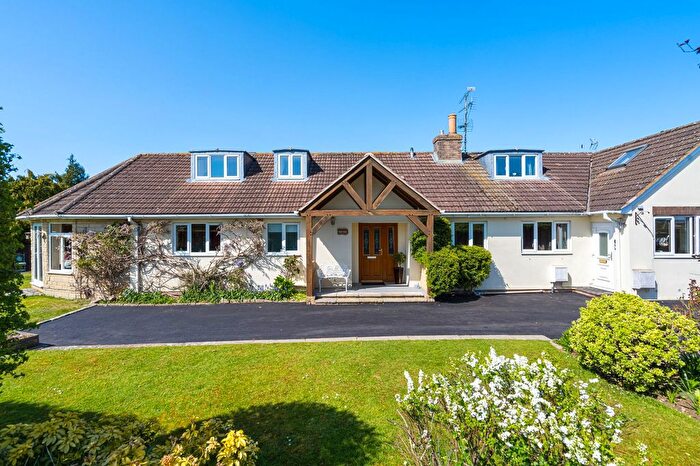 4 Bedroom Bungalow For Sale In Farm Lane, Shurdington, Cheltenham, GL51