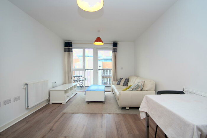 2 Bedroom Apartment To Rent In Whitestone Way, Croydon, CR0