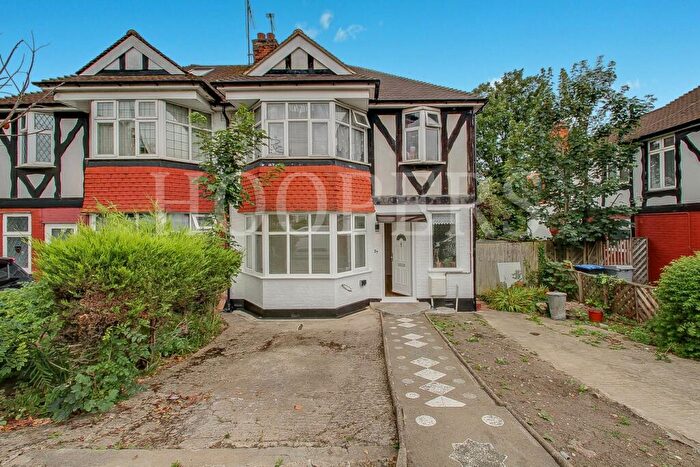 2 Bedroom Apartment To Rent In Vincent Gardens, London, NW2