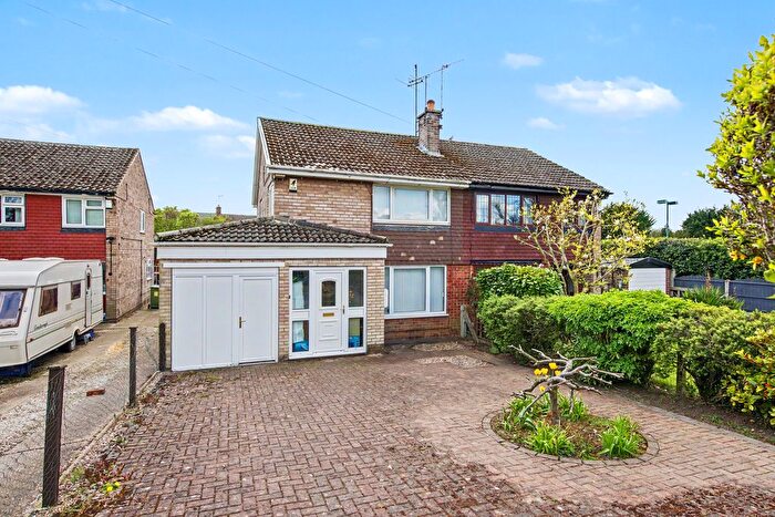 3 Bedroom Semi Detached House For Sale In Hawksley Avenue, Brockwell, Chesterfield, S40