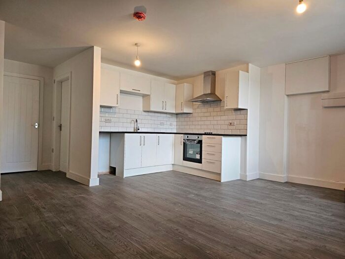 1 Bedroom Flat To Rent In Park Lane West, Tipton, DY4