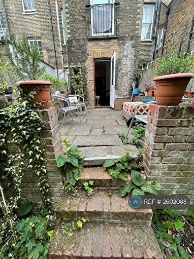 1 Bedroom Flat To Rent In Harrington Square, London, NW1
