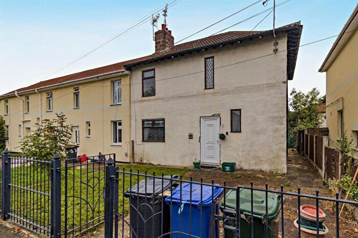 3 Bedroom End Of Terrace House For Sale In Wordsworth Avenue, Doncaster, DN4