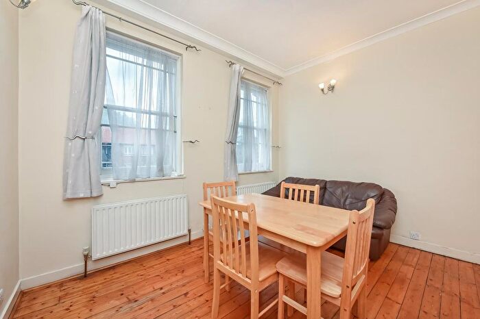 1 Bedroom Flat To Rent In Wandsworth Road, Clapham, SW8