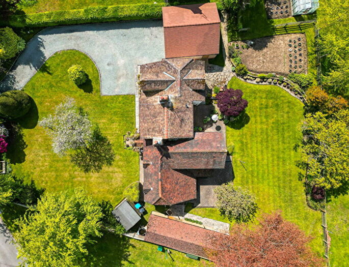 4 Bedroom Detached House For Sale In Keepers Corner, Burstow, Horley, RH6