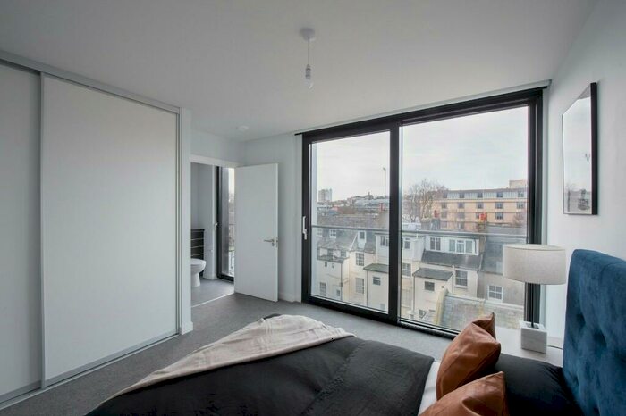 2 Bedroom Apartment To Rent In Circus Street, BN2