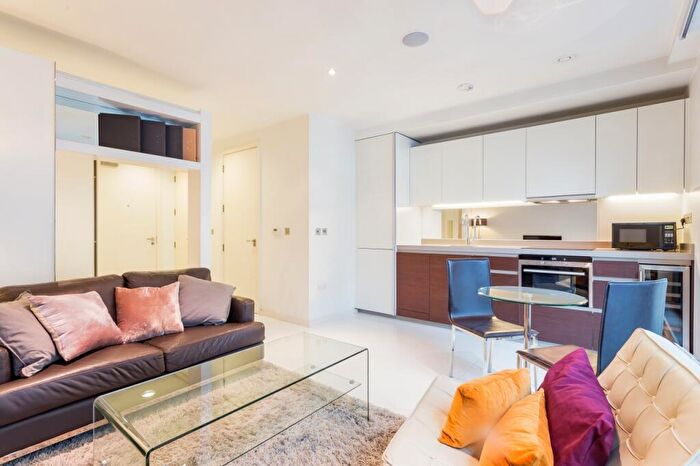 Flat To Rent In Baltimore Wharf, Canary Wharf, London, E14