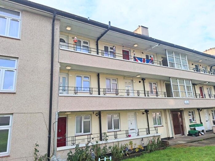 1 Bedroom Apartment For Sale In Monkscroft, Cheltenham, Gloucestershire, GL51