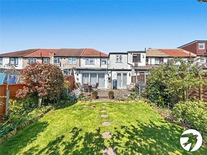 5 Bedroom End Of Terrace House For Sale In Sycamore Avenue, Sidcup, DA15
