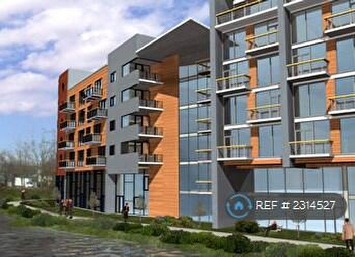 3 Bedroom Flat To Rent In Roach Road, London, E3