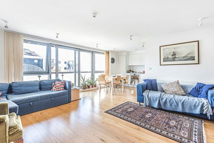 2 Bedroom Flat To Rent In Compton Street, London, EC1V