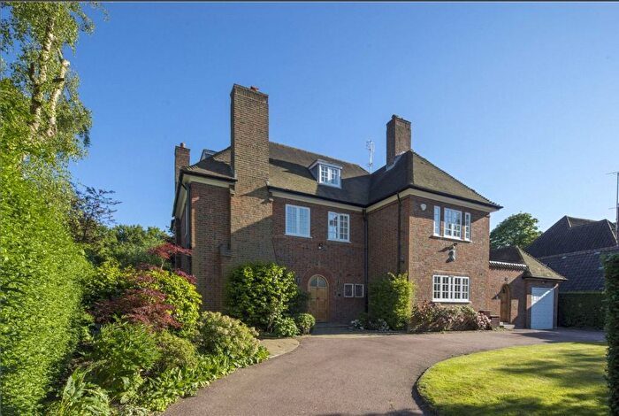 5 Bedroom Detached House To Rent In Neville Drive, Hampstead Garden Suburb, N2