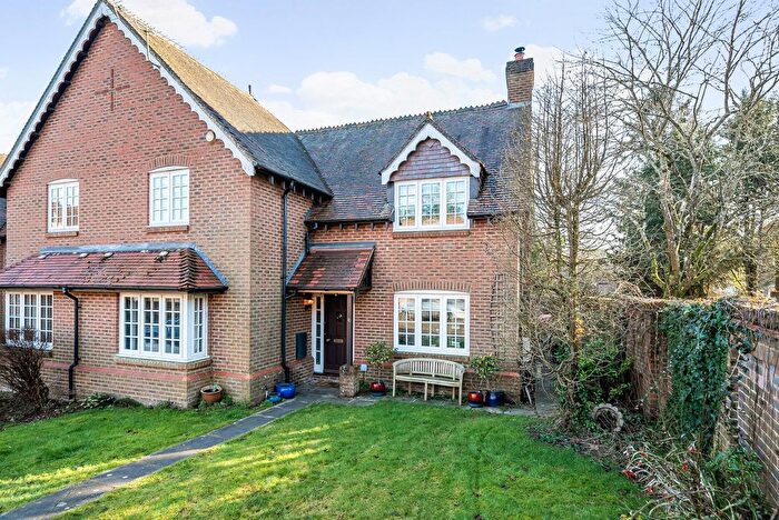 3 Bedroom Semi-Detached House For Sale In Meredun Close, Hursley, SO21