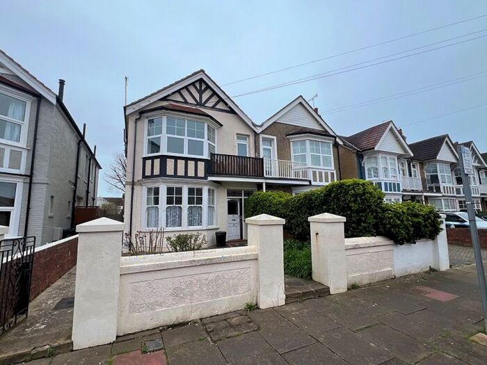 1 Bedroom Flat To Rent In Navarino Road, Worthing, BN11