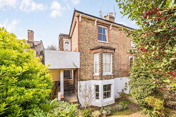 Studio To Rent In Townshend Road, Richmond, TW9