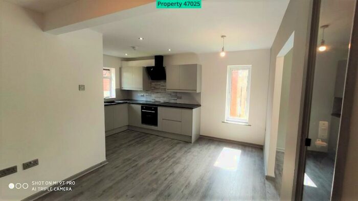 2 Bedroom Apartment To Rent In Blackmoor Court, Leeds, LS17