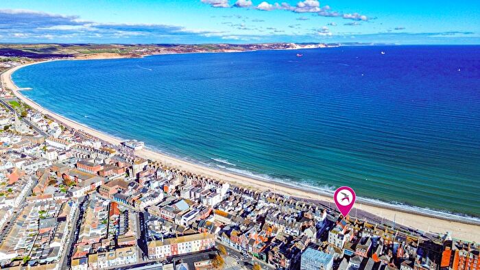 2 Bedroom Flat For Sale In King Street, Weymouth, DT4