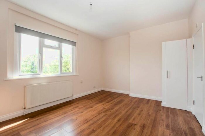 Studio To Rent In Mount View Road, Finsbury Park, London, N4