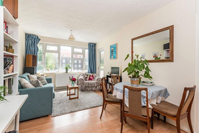 1 Bedroom Flat To Rent In Camberwell Church Street, London, SE5