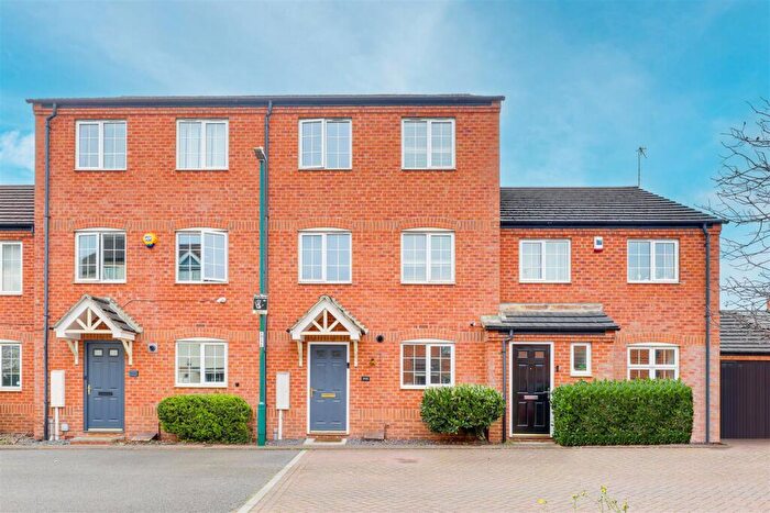 4 Bedroom Terraced House For Sale In Moore Street, Nottinghamshire, NG6