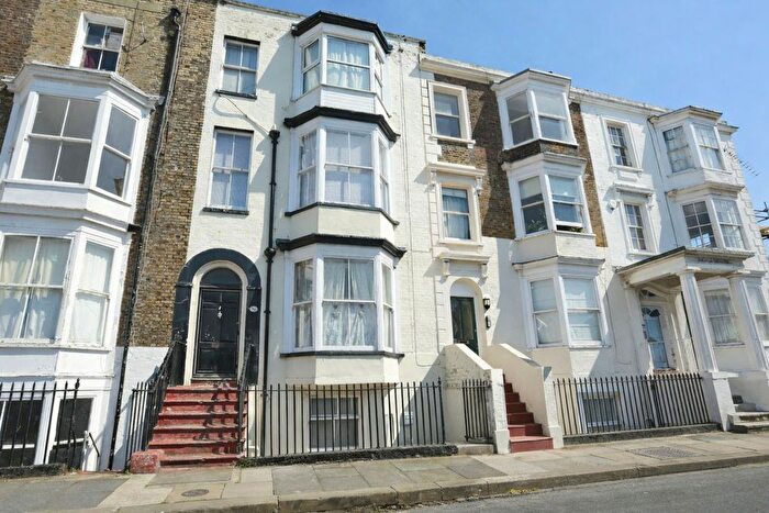 1 Bedroom Flat For Sale In Grosvenor Place, Margate, CT9