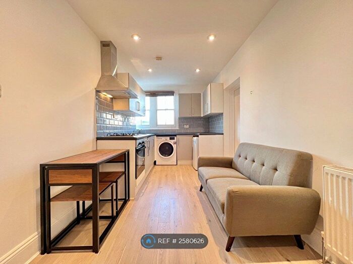 1 Bedroom Flat To Rent In Brixton Hill, London, SW2