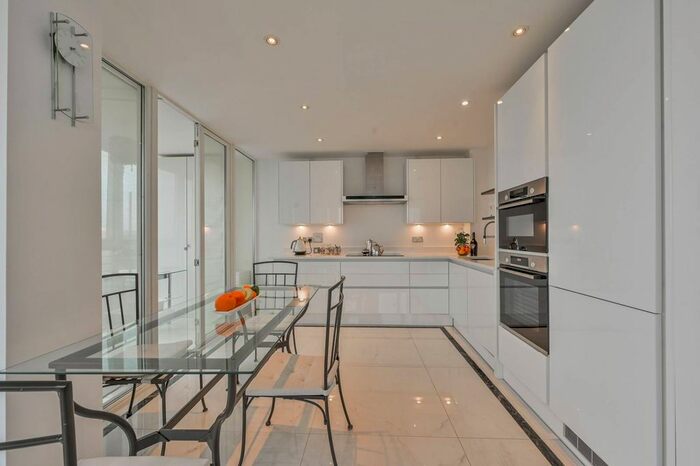 2 Bedroom Flat To Rent In Eastern Quay Apartments, Royal Docks, London, E16