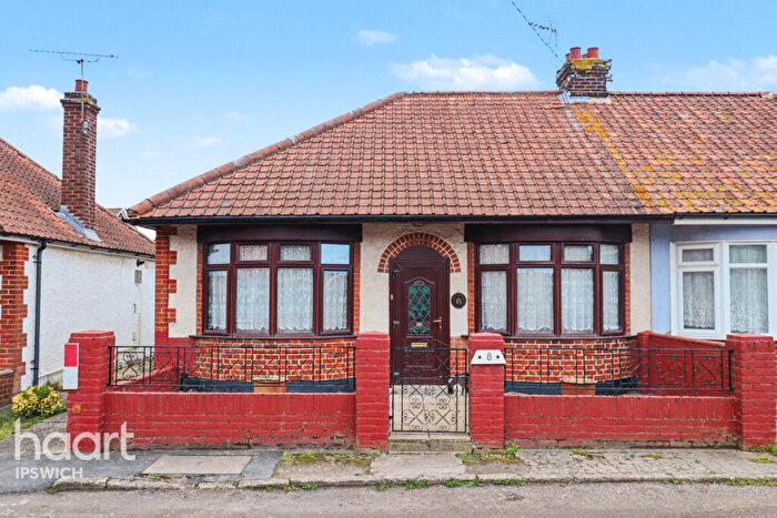 2 Bedroom Semi-Detached Bungalow For Sale In Pearl Road, Ipswich, IP1
