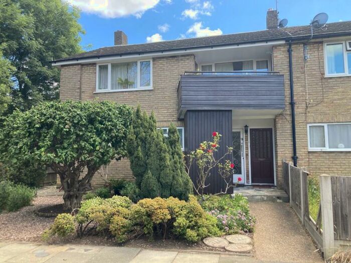 2 Bedroom Maisonette To Rent In Florence Close, Hornchurch, RM12