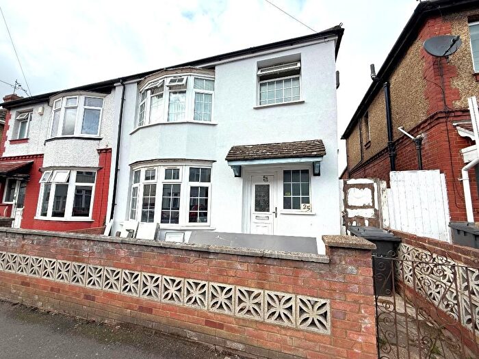 3 Bedroom Semi-Detached House For Sale In Holland Road, Biscot, Luton, Bedfordshire, LU3