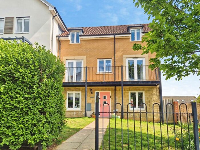 4 Bedroom End Of Terrace House For Sale In Admiral Way, Exeter, EX2