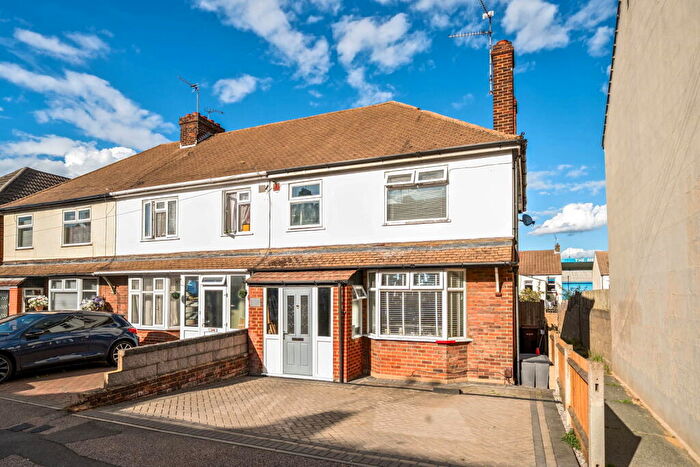 3 Bedroom Terraced House For Sale In Modern Bedroom Family Home With Private Driveway & Garden, ME7