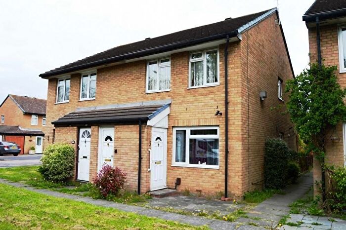 1 Bedroom Flat To Rent In Whitelands Way, Harold Wood, Romford, RM3