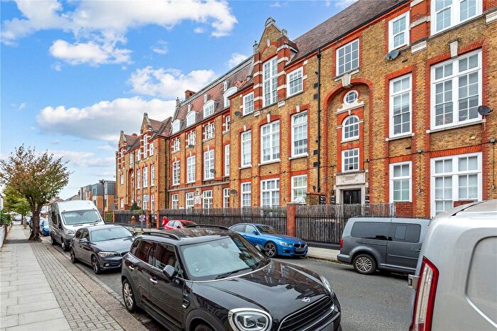 1 Bedroom Flat For Sale In Gatton Road, London, SW17